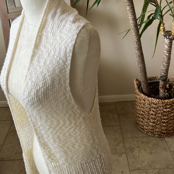 Alya Full Length Vest - Picture 2 of 5